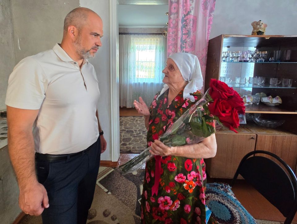 Сергей Желновач: Долгожителя города Дебальцево поздравили с 90-летним юбилеем Сергей Желновач: Долгожителя города Дебальцево поздравили с 90-летним юбилеем