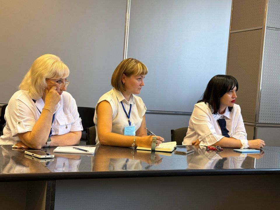 Ирина Кутенко: Встреча с трудовым коллективом Енакиевского городского центра занятости Ирина Кутенко: Встреча с трудовым коллективом Енакиевского городского центра занятости