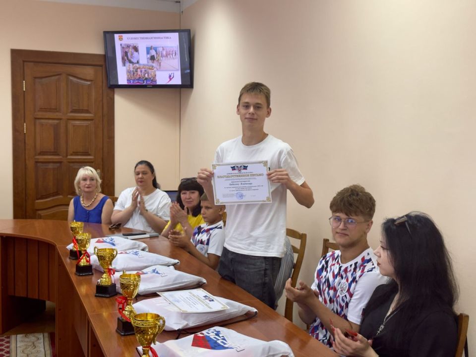Спортсменов Шахтерского округа поздравили с Днем физкультурника Спортсменов Шахтерского округа поздравили с Днем физкультурника