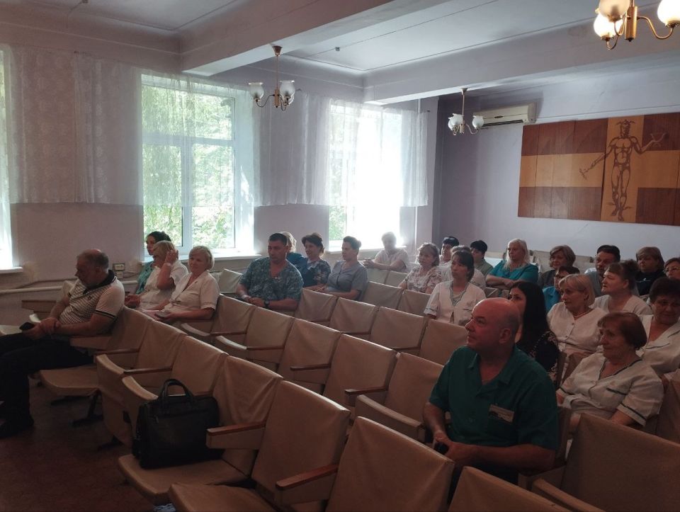 Юрий Будрин: Сегодня, 07 августа 2025 года в ГБУ «ЦГКБ № 24 г. о. Донецк» ДНР прошла встреча с трудовым коллективом Юрий Будрин: Сегодня, 07 августа 2025 года в ГБУ «ЦГКБ № 24 г. о. Донецк» ДНР прошла встреча с трудовым коллективом