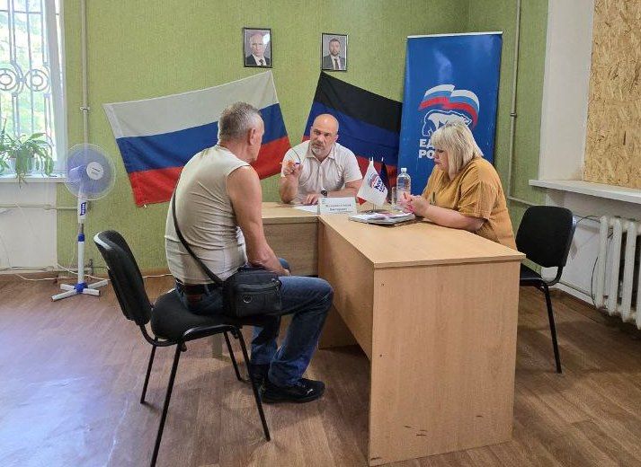 Сергей Желновач: Сегодня, 3 июля, в общественной приемной Всероссийской политической партии «Единая Россия» в городе Светлодарск провел прием граждан Сергей Желновач: Сегодня, 3 июля, в общественной приемной Всероссийской политической партии «Единая Россия» в городе Светлодарск провел прием граждан