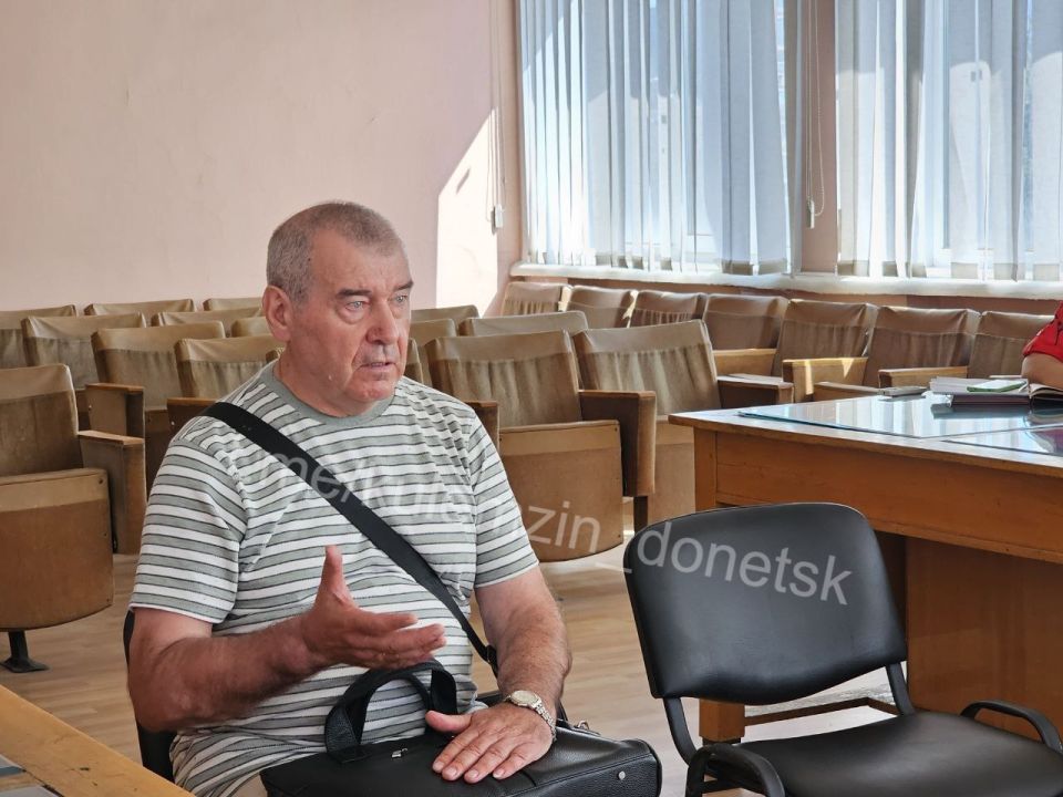 Алексей Кулемзин: Сегодня провёл приём граждан в общественной приёмной партии «Единая Россия» Алексей Кулемзин: Сегодня провёл приём граждан в общественной приёмной партии «Единая Россия»