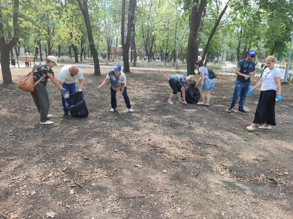 Василий Ткачук: Сегодня, 7 августа, в рамках партийных проектов "Чистая страна", "Школа ЖКХ" Всероссийской политической партии «Единая Россия» Управой Калининского внутригородского района Администрации городского округа... Василий Ткачук: Сегодня, 7 августа, в рамках партийных проектов "Чистая страна", "Школа ЖКХ" Всероссийской политической партии «Единая Россия» Управой Калининского внутригородского района Администрации городского округа...