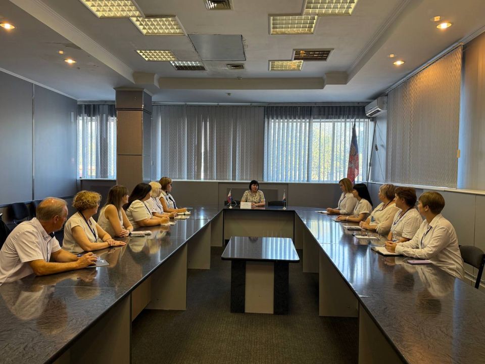 Ирина Кутенко: Встреча с трудовым коллективом Енакиевского городского центра занятости Ирина Кутенко: Встреча с трудовым коллективом Енакиевского городского центра занятости