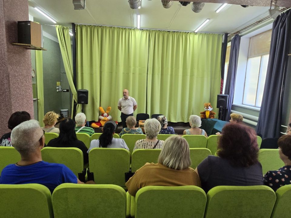 Сергей Желновач: Исполняя поручение Главы Донецкой Народной Республики Дениса Владимировича Пушилина о ведении постоянного диалога с людьми, встретился с жителями города Светлодарск Сергей Желновач: Исполняя поручение Главы Донецкой Народной Республики Дениса Владимировича Пушилина о ведении постоянного диалога с людьми, встретился с жителями города Светлодарск