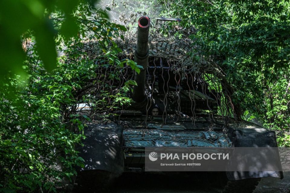 Боевая работа танкистов группировки войск "Центр" на Покровском направлении Боевая работа танкистов группировки войск "Центр" на Покровском направлении