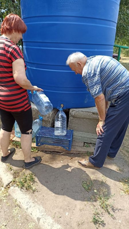 Во исполнение поручения Главы Донецкой Народной Республики Дениса Владимировича Пушилина о ведении постоянного диалога с жителями республики, депутат Дебальцевского городского совета Дмитрий Каральник провел беседу с... Во исполнение поручения Главы Донецкой Народной Республики Дениса Владимировича Пушилина о ведении постоянного диалога с жителями республики, депутат Дебальцевского городского совета Дмитрий Каральник провел беседу с...