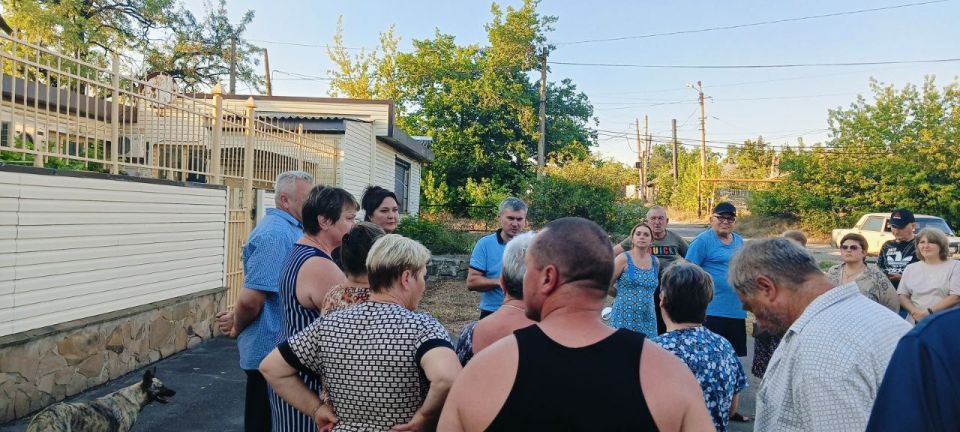 Юрий Будрин: В Кировском районе города Донецк прошла встреча с жителями дома по ул. Синцова, 4 Юрий Будрин: В Кировском районе города Донецк прошла встреча с жителями дома по ул. Синцова, 4