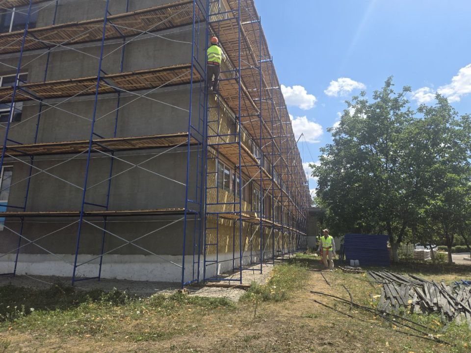 Глава муниципального образования городского округа Дебальцево Сергей Желновач проверил ход выполнения ремонтных работ в ГБОУ «Школа № 1 им. Б.Е. Щербины г.о. Дебальцево» Глава муниципального образования городского округа Дебальцево Сергей Желновач проверил ход выполнения ремонтных работ в ГБОУ «Школа № 1 им. Б.Е. Щербины г.о. Дебальцево»
