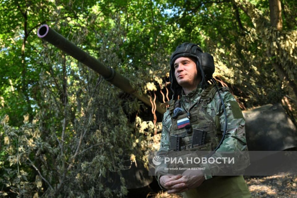 Боевая работа танкистов группировки войск "Центр" на Покровском направлении Боевая работа танкистов группировки войск "Центр" на Покровском направлении