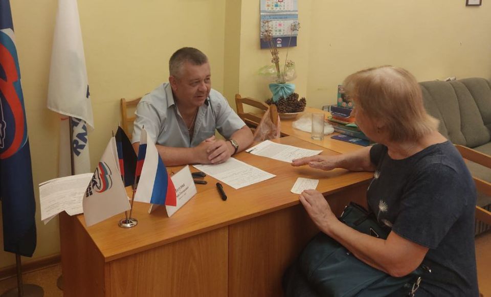 ПРИЁМ ГРАЖДАН. На текущей неделе депутаты Донецкого городского совета провели приём граждан ПРИЁМ ГРАЖДАН. На текущей неделе депутаты Донецкого городского совета провели приём граждан