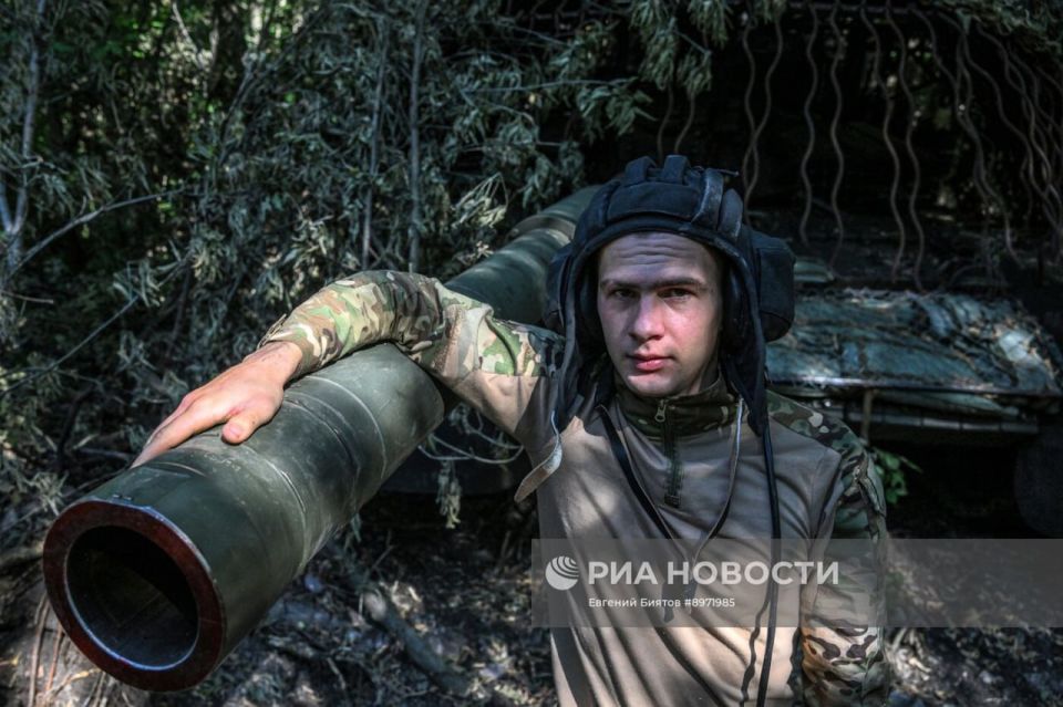 Боевая работа танкистов группировки войск "Центр" на Покровском направлении Боевая работа танкистов группировки войск "Центр" на Покровском направлении