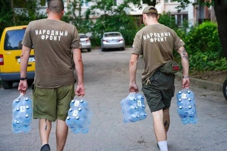 «Для нас сейчас это самый дорогой подарок»: Народный фронт доставил жителям ДНР 25 тонн питьевой воды «Для нас сейчас это самый дорогой подарок»: Народный фронт доставил жителям ДНР 25 тонн питьевой воды