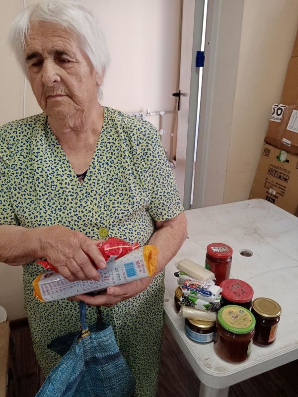 В молодёжном отделе имени Марии Пироговой в Дебальцево продолжается активная работа по оказанию гуманитарной помощи нуждающимся жителям города В молодёжном отделе имени Марии Пироговой в Дебальцево продолжается активная работа по оказанию гуманитарной помощи нуждающимся жителям города