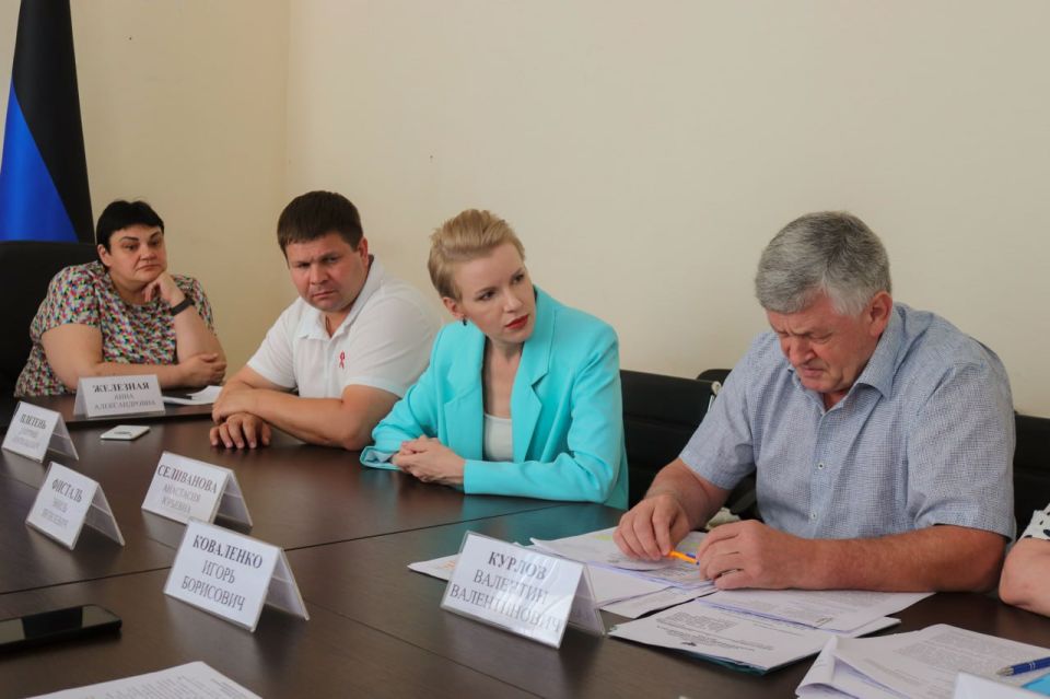В Народном Совете обсудили изменения Федерального закона В Народном Совете обсудили изменения Федерального закона