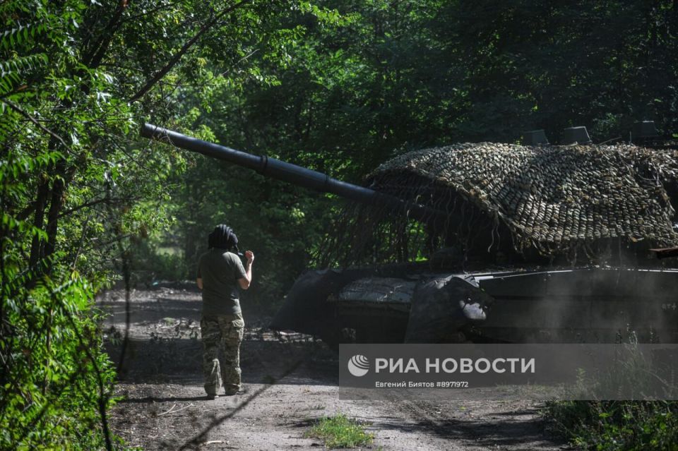Боевая работа танкистов группировки войск "Центр" на Покровском направлении Боевая работа танкистов группировки войск "Центр" на Покровском направлении