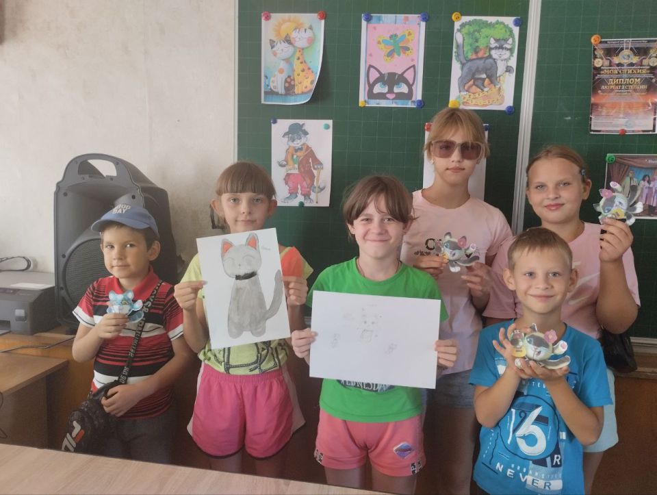 Сегодня творческая мастерская Светлодарского ДК посёлка Новолуганское (руководитель Колесникова А.) распахнула свои двери для новолуганской детворы в День кошек Сегодня творческая мастерская Светлодарского ДК посёлка Новолуганское (руководитель Колесникова А.) распахнула свои двери для новолуганской детворы в День кошек