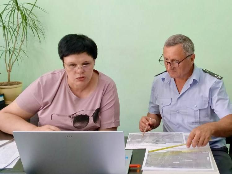 7 августа сотрудники отдела государственного земельного надзора и контроля в области обращения пестицидов и агрохимикатов по ДНР Управления Россельхознадзора по ДНР и ЛНР провели профилактические визиты по инициативе трех... 7 августа сотрудники отдела государственного земельного надзора и контроля в области обращения пестицидов и агрохимикатов по ДНР Управления Россельхознадзора по ДНР и ЛНР провели профилактические визиты по инициативе трех...