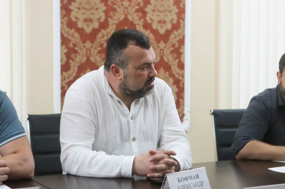 Комитет по информационной политике и информационным технологиям Народного Совета ДНР провел расширенное заседание, на котором депутаты рассмотрели проблему использования абонентами региона нелицензионного спутникового... Комитет по информационной политике и информационным технологиям Народного Совета ДНР провел расширенное заседание, на котором депутаты рассмотрели проблему использования абонентами региона нелицензионного спутникового...