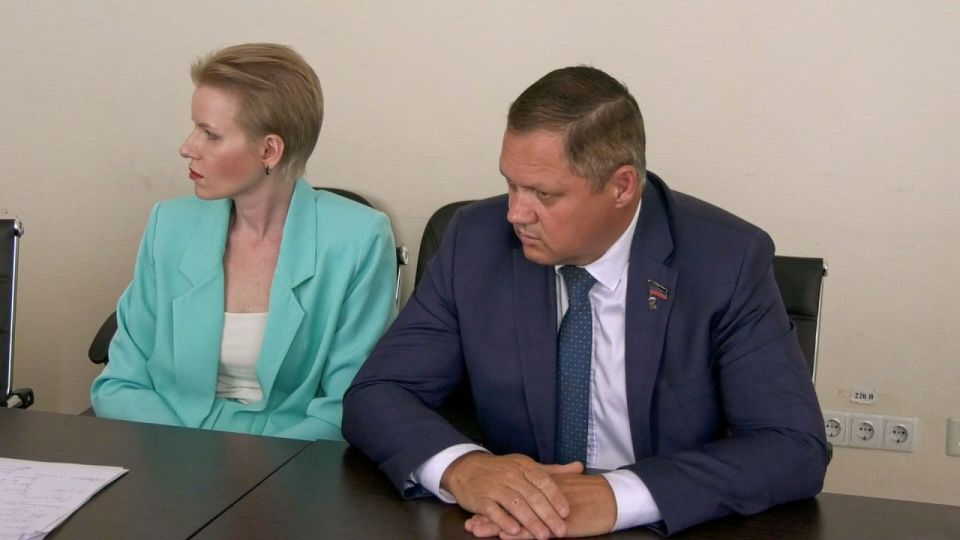 Депутаты обсудили вопросы сохранения доступности медицинской помощи в Республике Депутаты обсудили вопросы сохранения доступности медицинской помощи в Республике