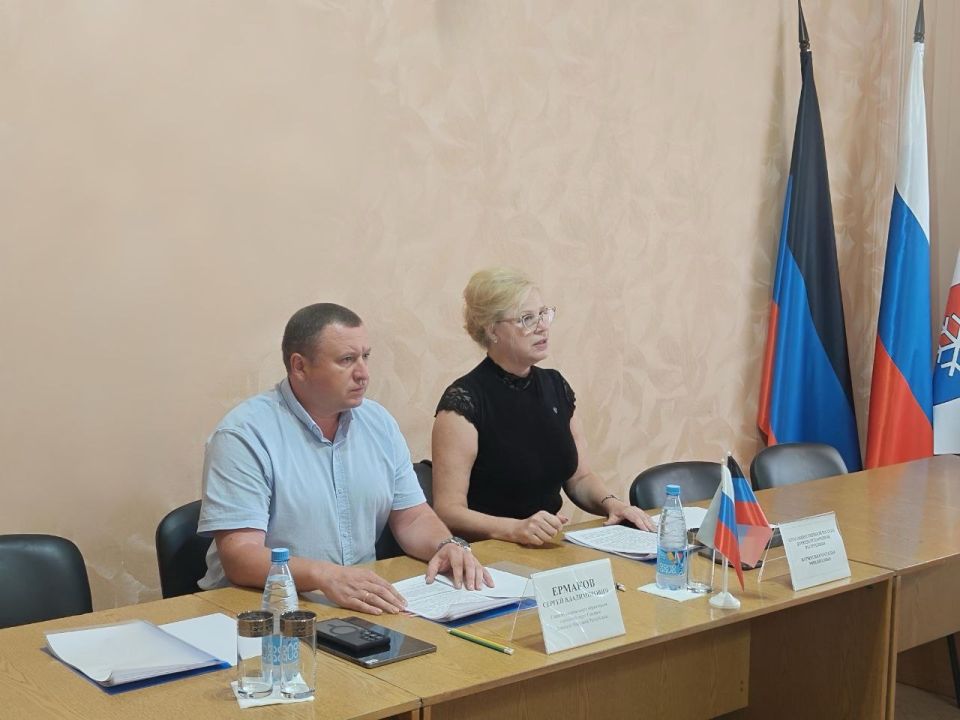 Руководитель совета женщин Снежного Наталья Чернявская избрана председателем муниципального общественного совета Руководитель совета женщин Снежного Наталья Чернявская избрана председателем муниципального общественного совета