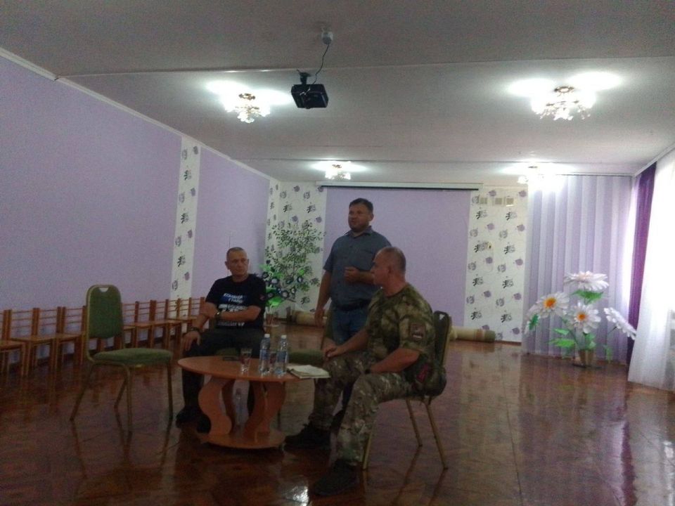 7 августа, по поручению Главы Республики, исполняющий обязанности начальника Управления образования Администрации городского округа Харцызск Николай Осипов, при участии депутата Народного Совета Донецкой Народной Республики... 7 августа, по поручению Главы Республики, исполняющий обязанности начальника Управления образования Администрации городского округа Харцызск Николай Осипов, при участии депутата Народного Совета Донецкой Народной Республики...