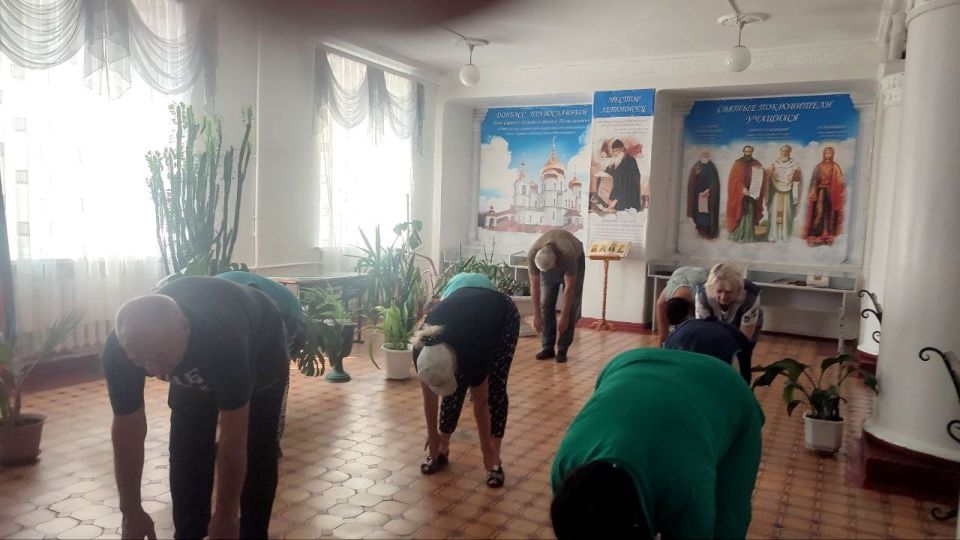 В Ждановке прошла зарядка с участием молодых муниципальных служащих В Ждановке прошла зарядка с участием молодых муниципальных служащих