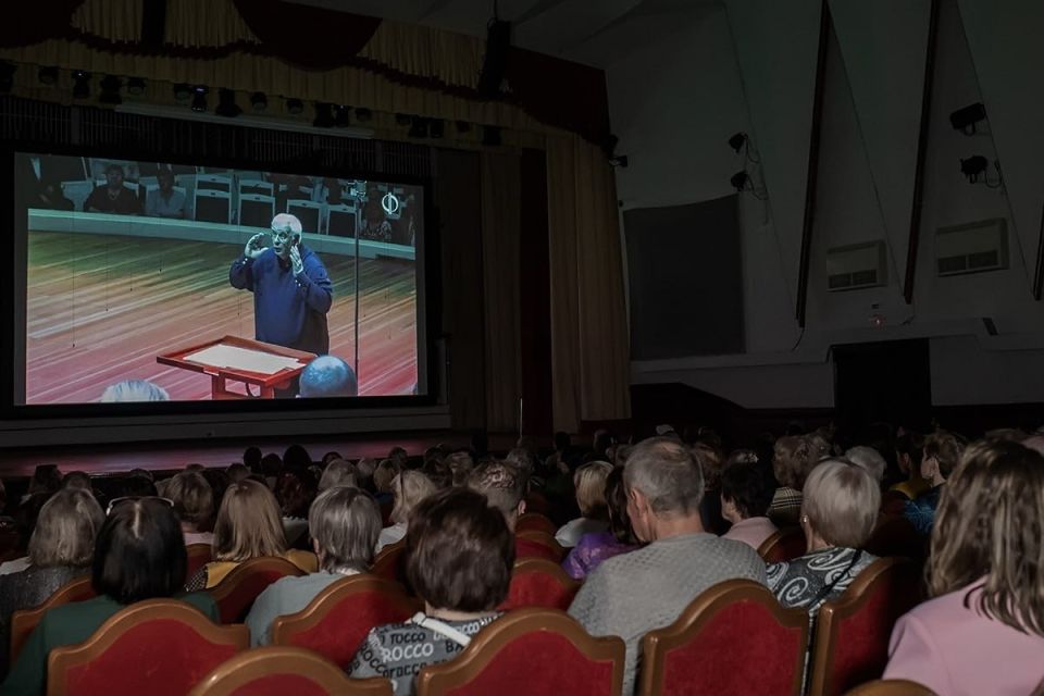 В 9 городах республики - Донецке, Макеевке, Торезе, Шахтерске, Енакиеве, Кировском, Дебальцеве, Волновахе и Мариуполе - созданы виртуальные концертные залы В 9 городах республики - Донецке, Макеевке, Торезе, Шахтерске, Енакиеве, Кировском, Дебальцеве, Волновахе и Мариуполе - созданы виртуальные концертные залы