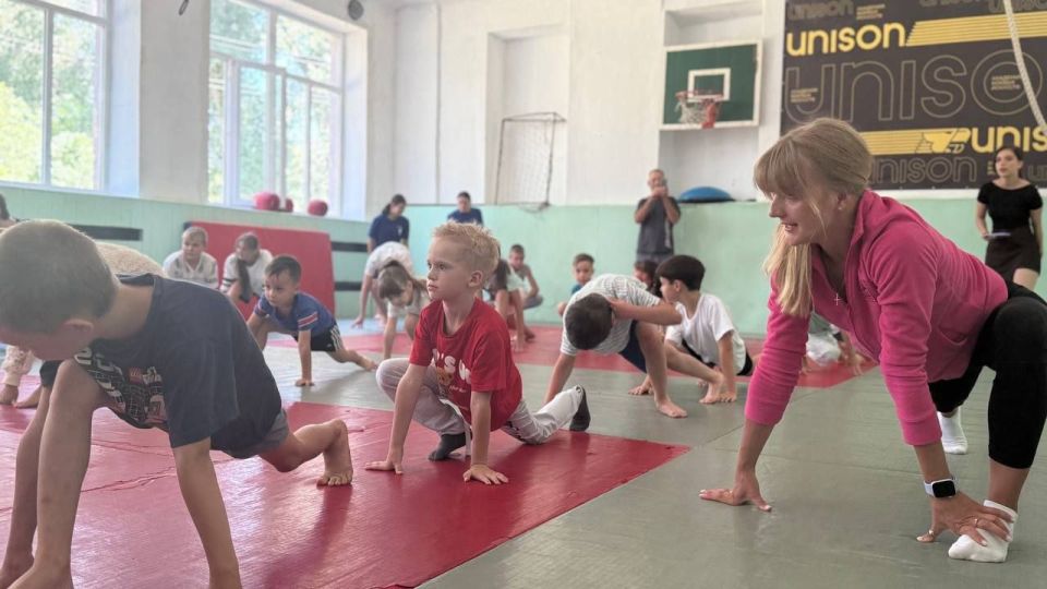 Здоровье в порядке - спасибо зарядке! Здоровье в порядке - спасибо зарядке!