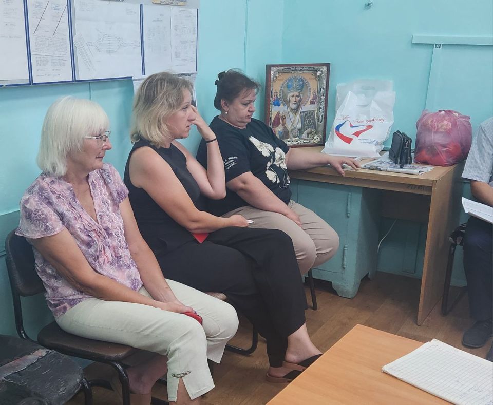 По поручению Главы ДНР Дениса Пушилина, провел встречу с трудовым коллективом ФГУП "ЖДР" станция г. Моспино По поручению Главы ДНР Дениса Пушилина, провел встречу с трудовым коллективом ФГУП "ЖДР" станция г. Моспино