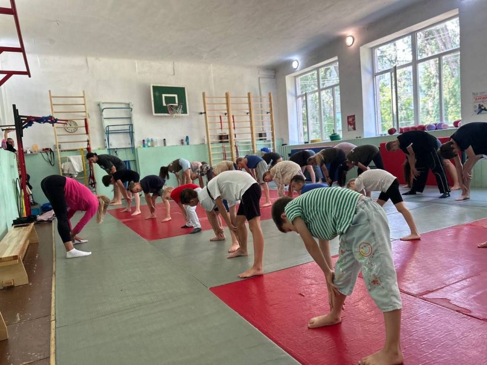 Здоровье в порядке - спасибо зарядке! Здоровье в порядке - спасибо зарядке!