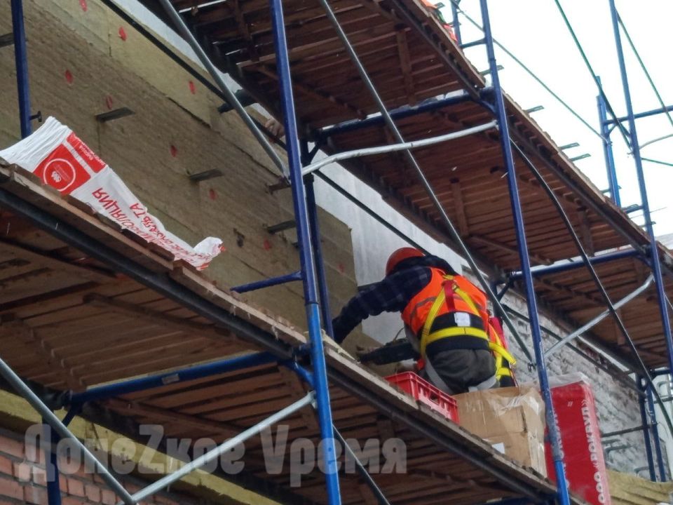 Предприятия ДНР остро нуждаются в строителях: в базах данных центров занятости более 900 вакансий Предприятия ДНР остро нуждаются в строителях: в базах данных центров занятости более 900 вакансий