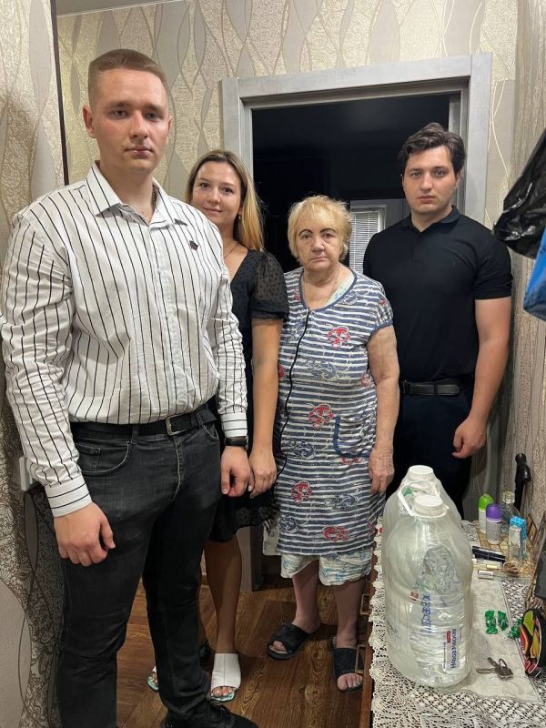 Продолжаем помогать с развозом питьевой воды жителям Республики Продолжаем помогать с развозом питьевой воды жителям Республики