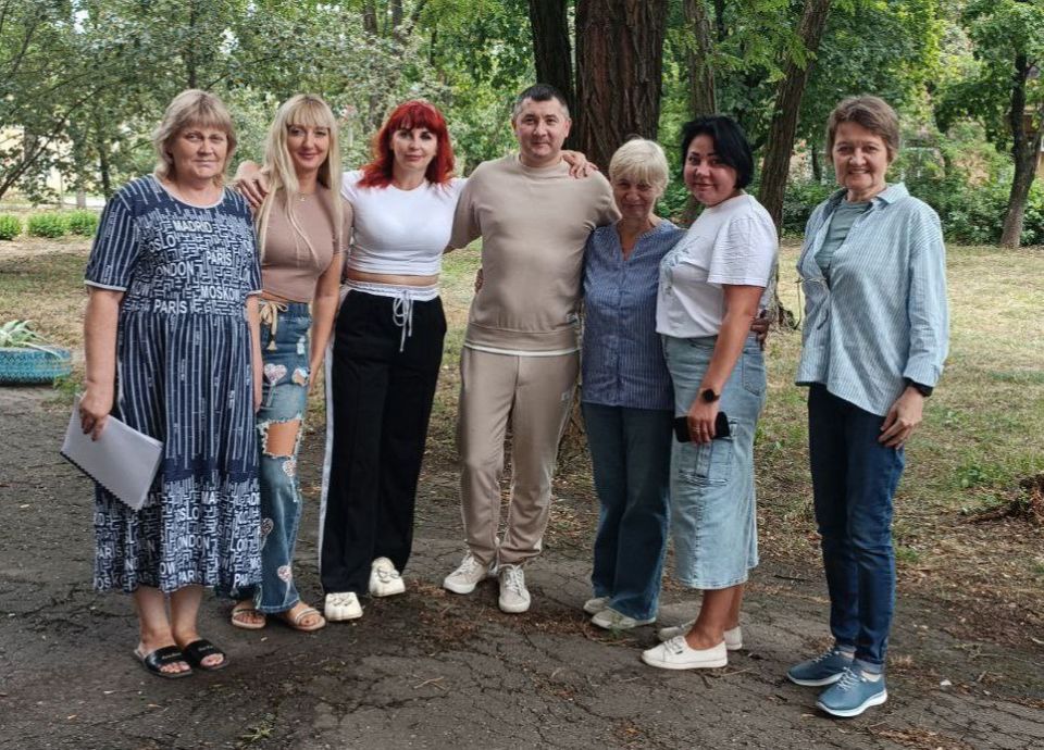 Роман Конев: В Центрально-Городском районе Горловки продолжается акция «Добрые соседи» Роман Конев: В Центрально-Городском районе Горловки продолжается акция «Добрые соседи»