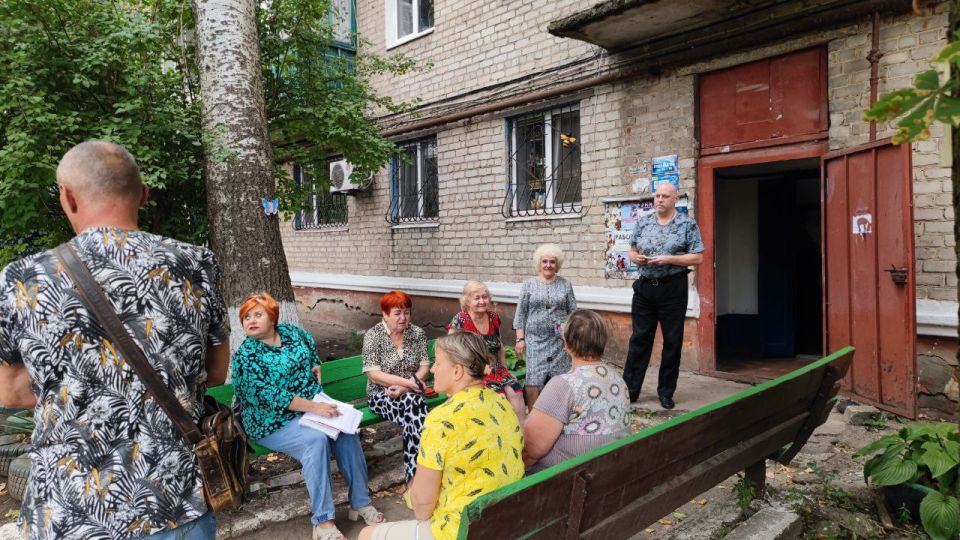 Роман Конев: В Горловке в рамках партийной инициативы «Управдом», реализуемой партией «Единая Россия», ведется активное избрание старших по домам Роман Конев: В Горловке в рамках партийной инициативы «Управдом», реализуемой партией «Единая Россия», ведется активное избрание старших по домам