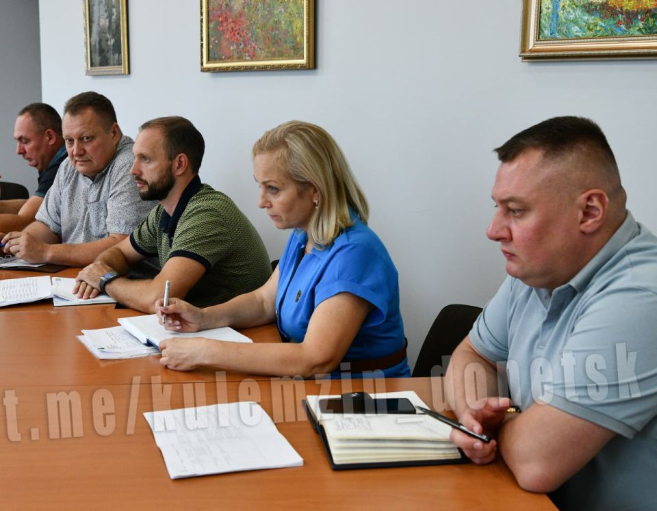 Провел очередное рабочее совещание с руководителями Управ внутригородских районов города по вопросам водоснабжения Провел очередное рабочее совещание с руководителями Управ внутригородских районов города по вопросам водоснабжения