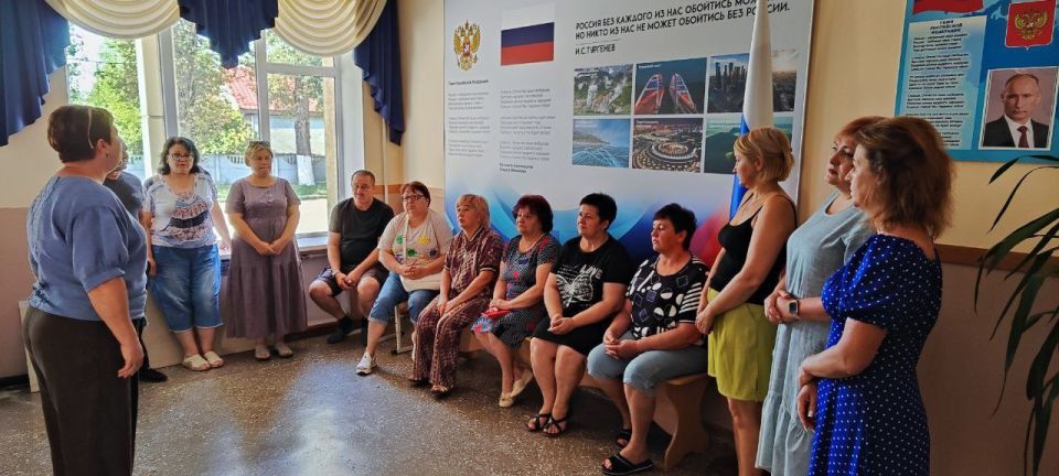 В Хлебодаровке обсудили насущные проблемы и меры поддержки жителей В Хлебодаровке обсудили насущные проблемы и меры поддержки жителей