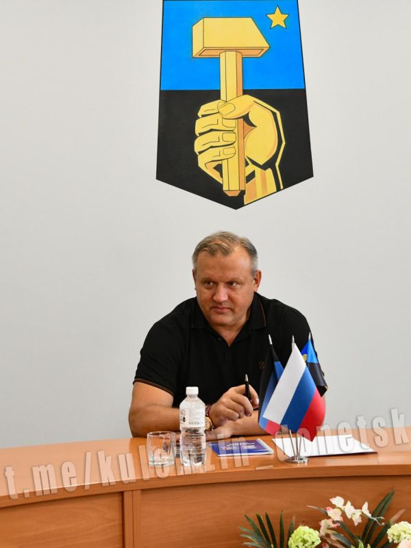 Алексей Кулемзин: Провел очередное рабочее совещание с руководителями Управ внутригородских районов города по вопросам водоснабжения Алексей Кулемзин: Провел очередное рабочее совещание с руководителями Управ внутригородских районов города по вопросам водоснабжения