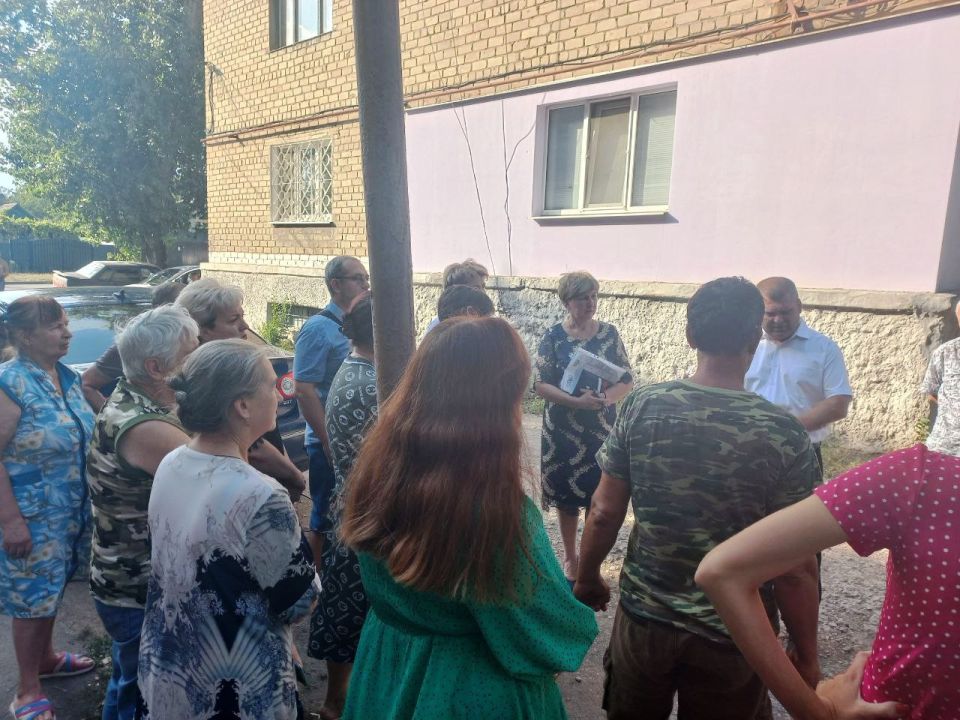Открытый диалог с жителями улицы Зверькова Открытый диалог с жителями улицы Зверькова