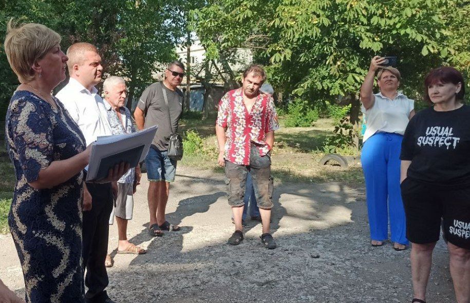 Юрий Атаманов: СХОД ГРАЖДАН. Сегодня совместно с руководителем Управы Пролетарского внутригородского района Рязанцевой Еленой Анатольевной провёл сход граждан Юрий Атаманов: СХОД ГРАЖДАН. Сегодня совместно с руководителем Управы Пролетарского внутригородского района Рязанцевой Еленой Анатольевной провёл сход граждан