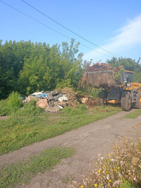 Продолжаются активные работы по ликвидации стихийных свалок на территории Волновахского муниципального округа Продолжаются активные работы по ликвидации стихийных свалок на территории Волновахского муниципального округа