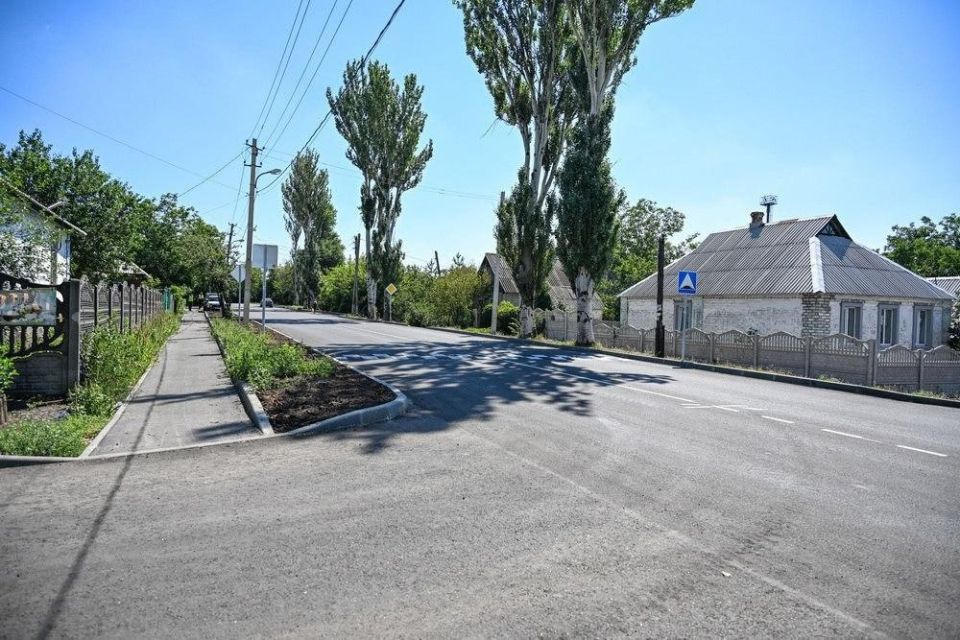 Благодаря помощи Хабаровского края в этом году приведено к нормативу восемь дорожных участков подшефного Дебальцево Благодаря помощи Хабаровского края в этом году приведено к нормативу восемь дорожных участков подшефного Дебальцево