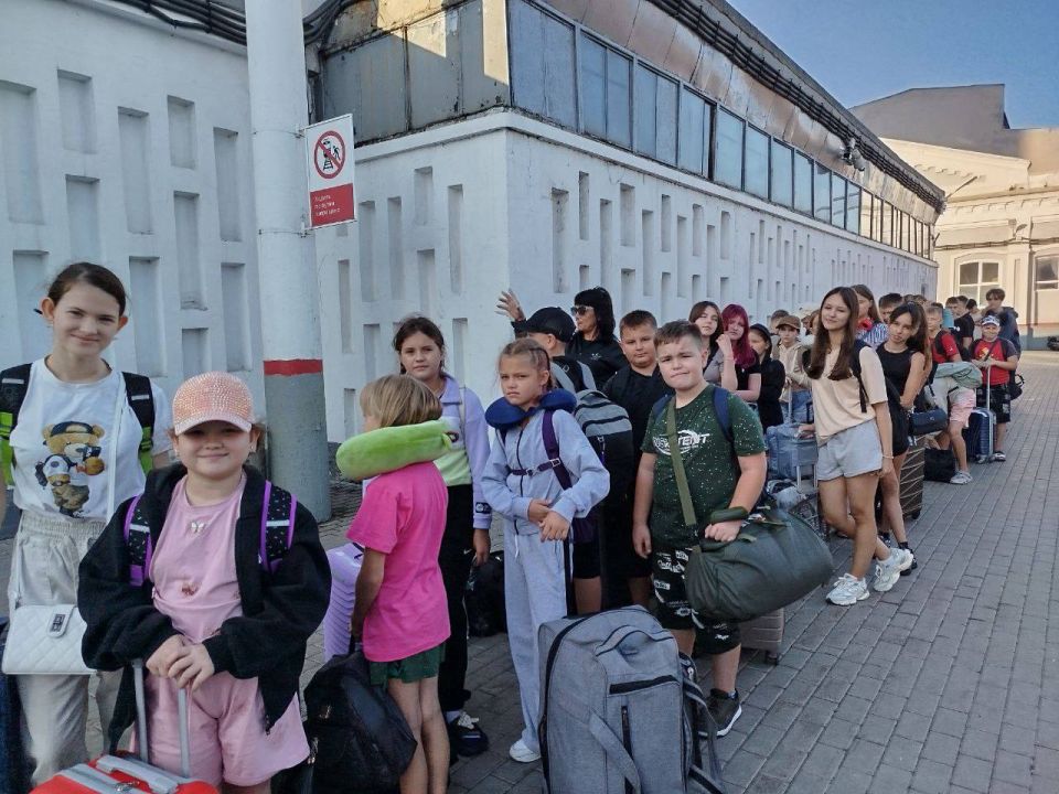 Денис Зубов: Летнее оздоровление. 44 Иловайских ребят отправились на оздоровление от шефа-региона Нижний Новгород с 09.08.25 по 29.08.25 в Детский оздоровительный лагерь "Город спорта", расположенного в живописной, лесной... Денис Зубов: Летнее оздоровление. 44 Иловайских ребят отправились на оздоровление от шефа-региона Нижний Новгород с 09.08.25 по 29.08.25 в Детский оздоровительный лагерь "Город спорта", расположенного в живописной, лесной...