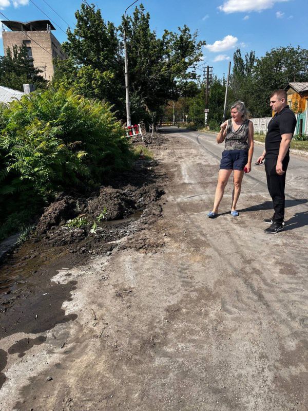 Депутат Дмитрий Дикий встретился с жителями Куйбышевского района города Донецка Депутат Дмитрий Дикий встретился с жителями Куйбышевского района города Донецка