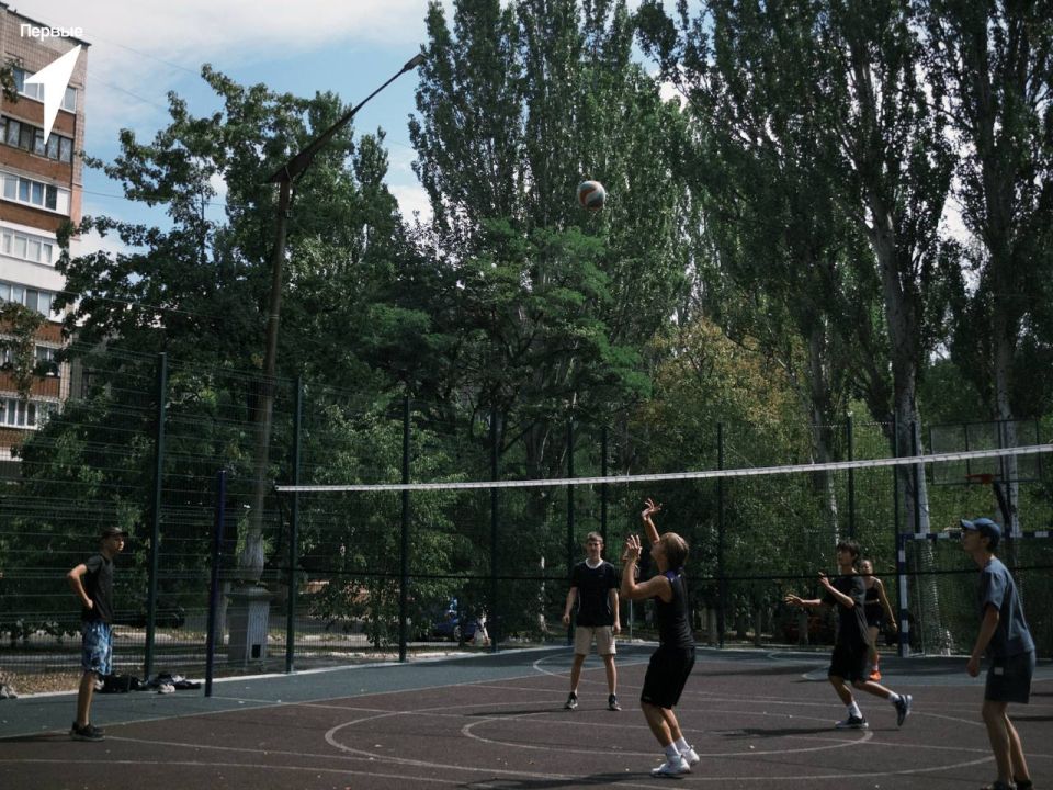 Сегодня мы провели невероятную игру в волейбол Сегодня мы провели невероятную игру в волейбол