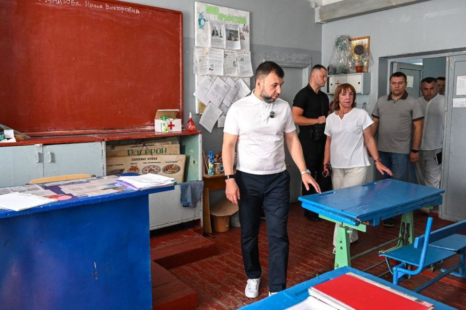 Денис Пушилин проверил подготовку к новому учебному году донецкой школы № 125, которая находится в Пролетарском районе города Денис Пушилин проверил подготовку к новому учебному году донецкой школы № 125, которая находится в Пролетарском районе города