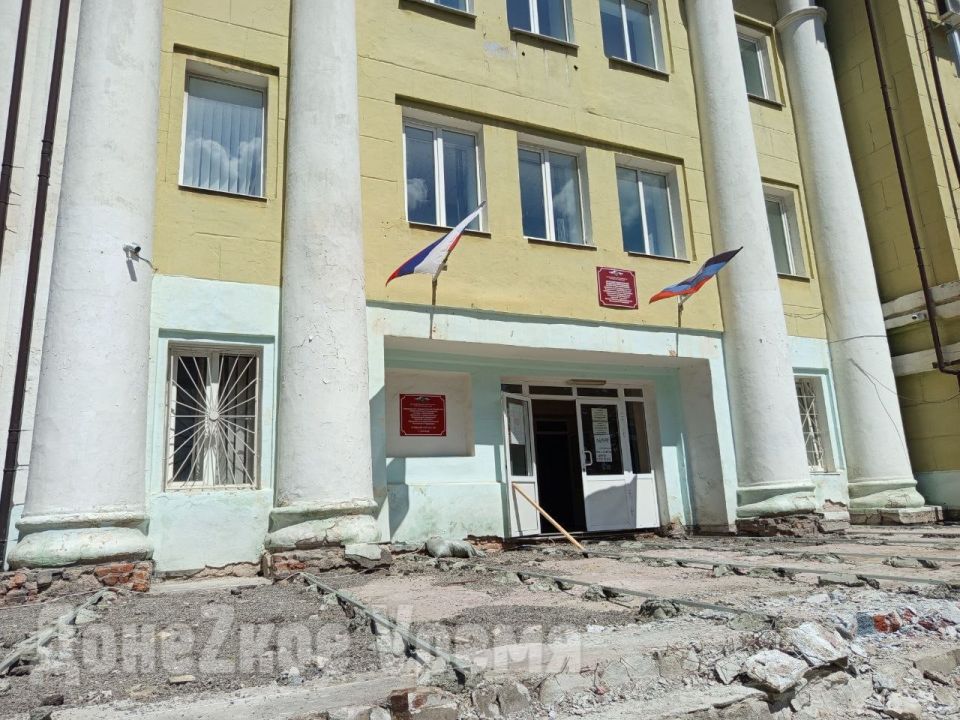 Готовятся к встрече студентов: в Донецком медуниверситете идут ремонтные работы Готовятся к встрече студентов: в Донецком медуниверситете идут ремонтные работы