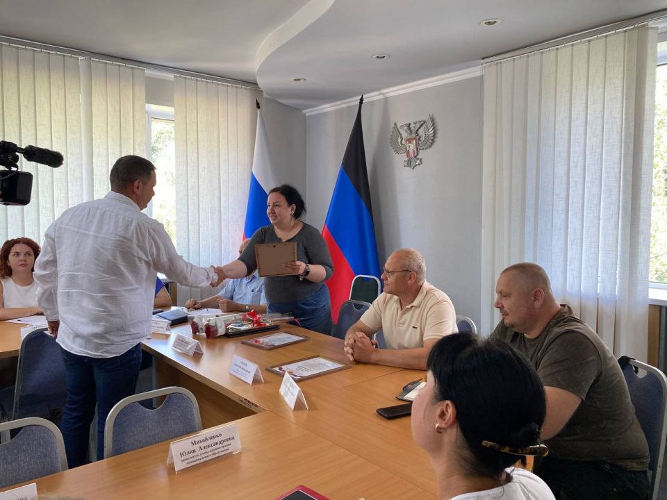 Виктория Жукова: Провела еженедельное аппаратное совещание с руководителями ведомств, а также представителями силовых структур Виктория Жукова: Провела еженедельное аппаратное совещание с руководителями ведомств, а также представителями силовых структур