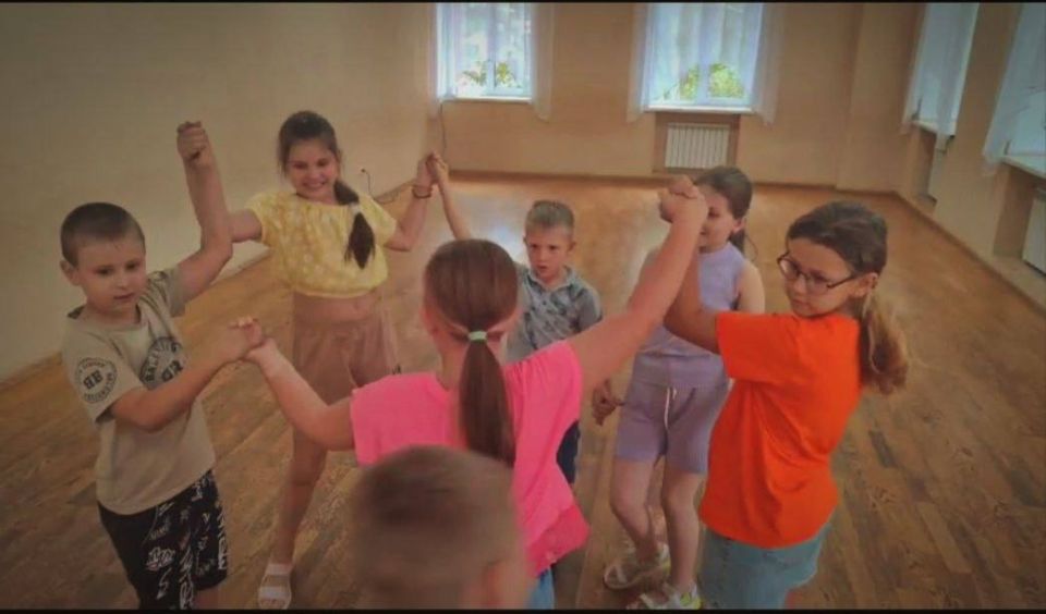 «Я в танцах». Участники продемонстрировали свои танцевальные навыки и зарядились позитивной энергией в дружеской атмосфере! Каждый смог проявить себя на танцполе, наслаждаясь музыкой и движением «Я в танцах». Участники продемонстрировали свои танцевальные навыки и зарядились позитивной энергией в дружеской атмосфере! Каждый смог проявить себя на танцполе, наслаждаясь музыкой и движением