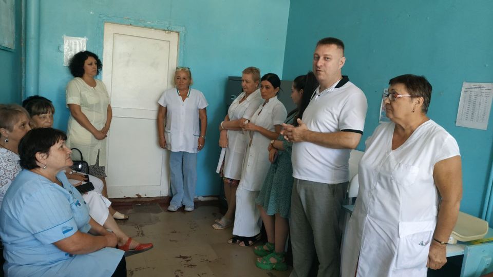 Михаил Меренков: Состоялась встреча заместителя руководителя Управы Буденновского внутригородского района Геннадия Хоменка с медработниками ГБУ ДНР "Центр первичной медико-санитарной помощи № 1, амбулатория № 3 Михаил Меренков: Состоялась встреча заместителя руководителя Управы Буденновского внутригородского района Геннадия Хоменка с медработниками ГБУ ДНР "Центр первичной медико-санитарной помощи № 1, амбулатория № 3